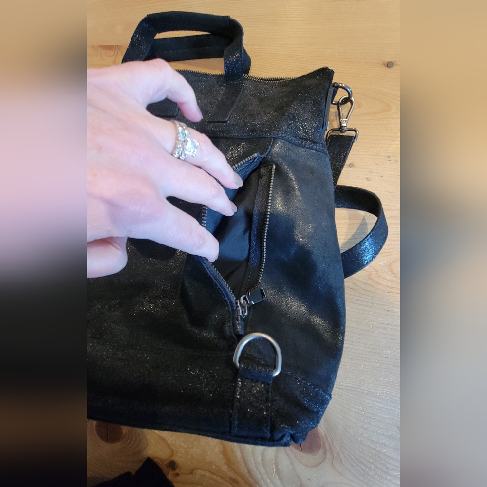 👜Latico convertible  crossbody bag - Picture 5 of 8